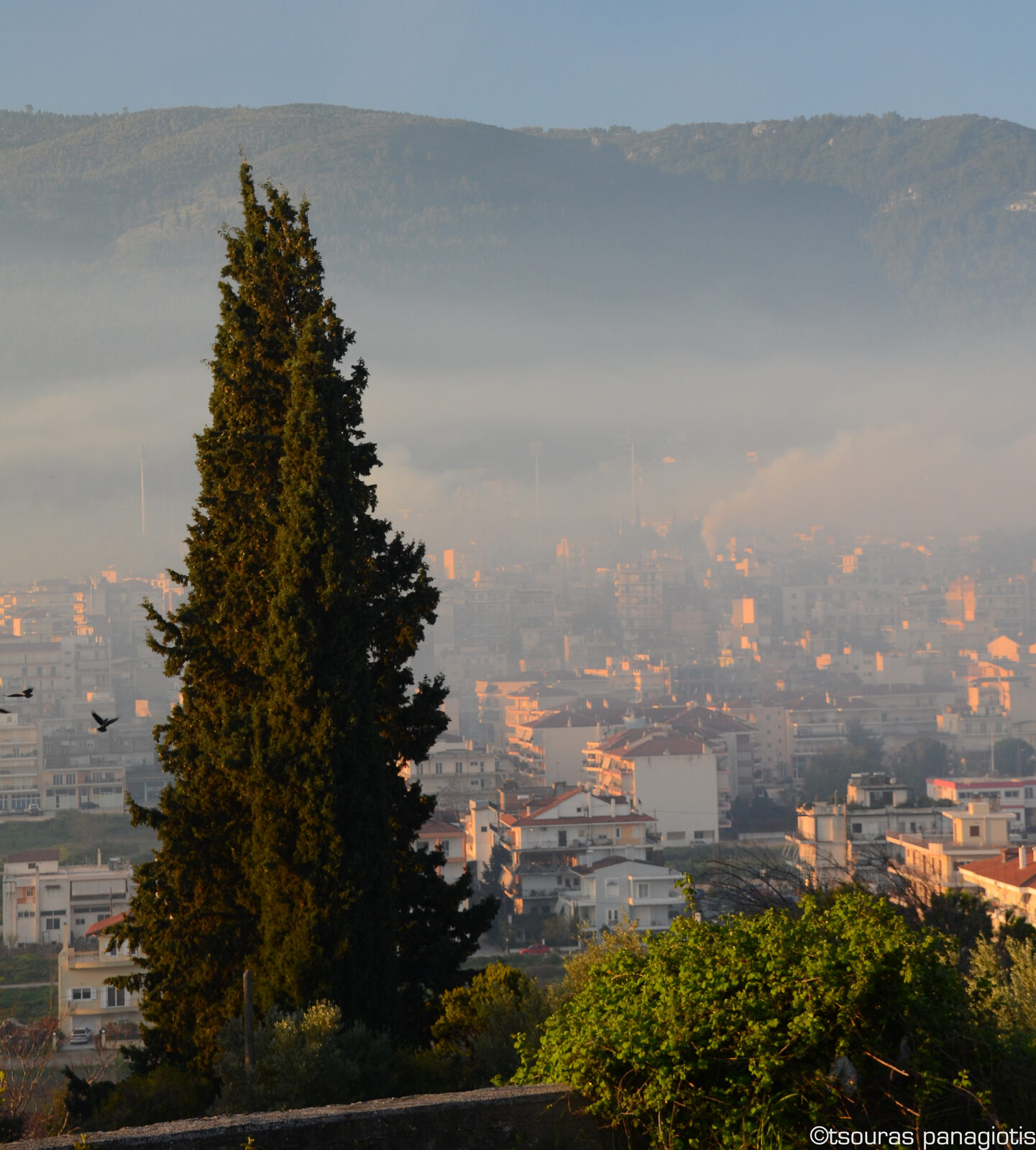 Η πόλη καίγεται... Κυριακή του Πάσχα Λιβαδειά